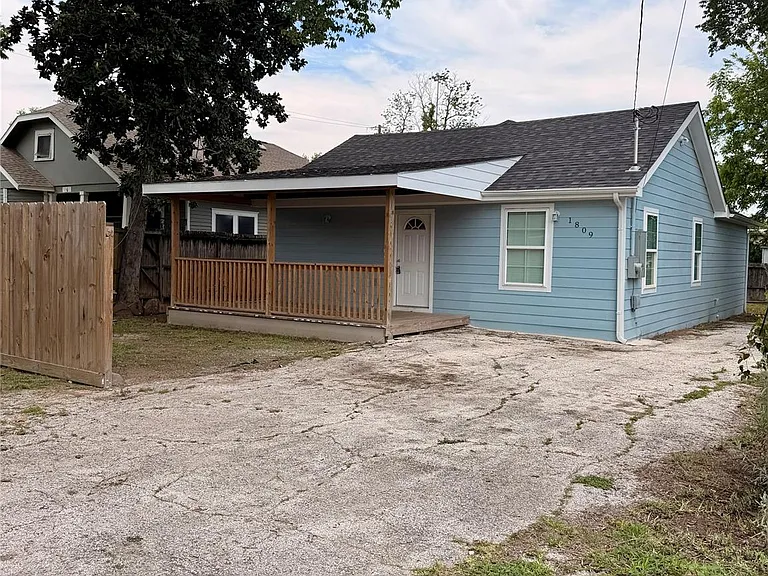 1809 Reese St — Photo 2