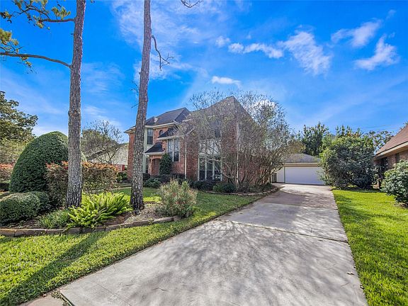 5th image of 2719 Glenn Lakes Ln