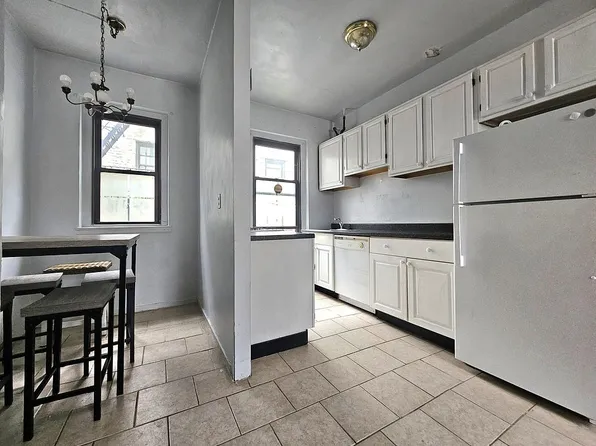 21-67 33rd St #4G, Astoria, NY 11105