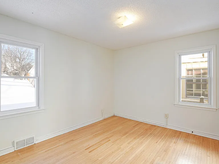 5048 Newton Ave S — Photo 8