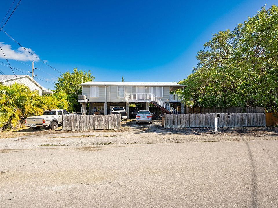 1st image of 206 4th St