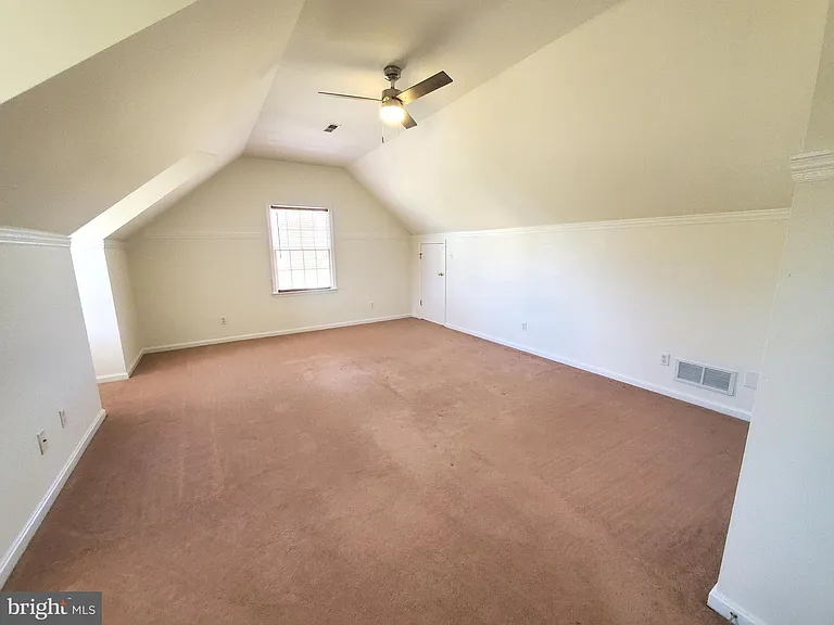614 E Pebworth Rd — Photo 39