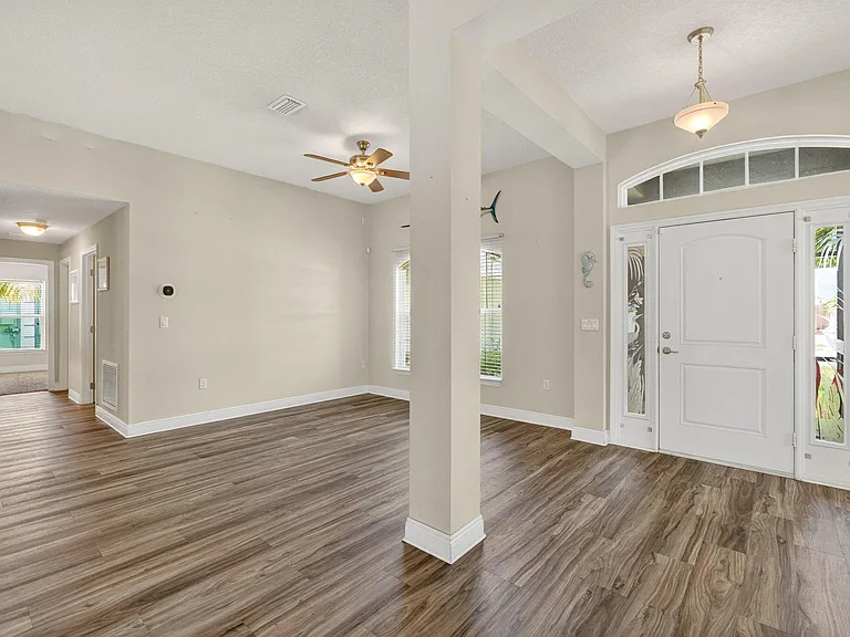 5547 NW Cordrey St — Photo 4
