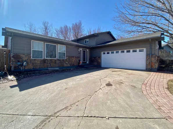 64 American Ln, Gillette, WY 82716
