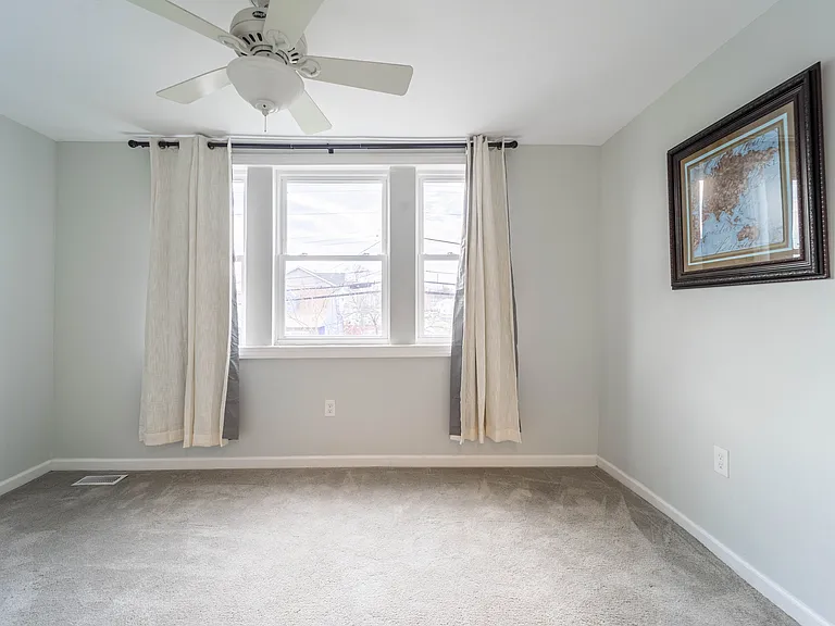 8033 Edgewater Ave — Photo 35