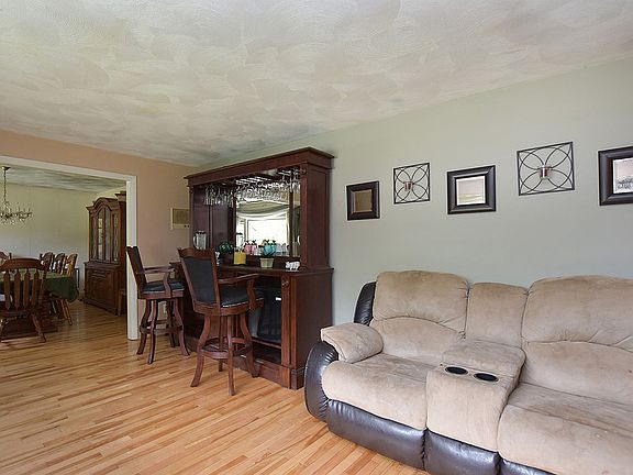 3rd image of 60 Kinne St