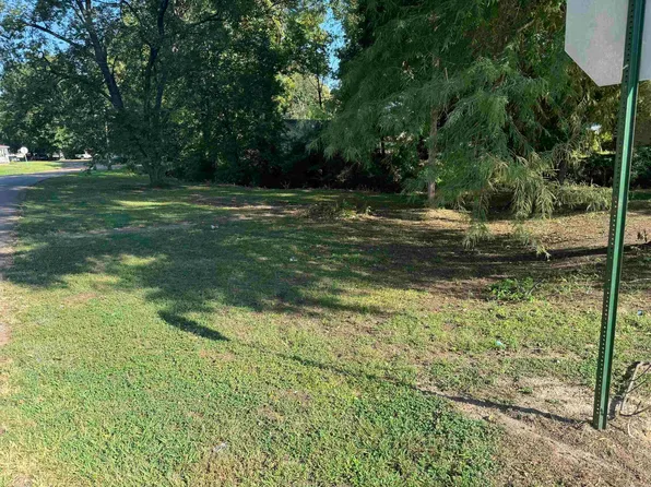 327 Canal Ave E, Wynne, AR 72396