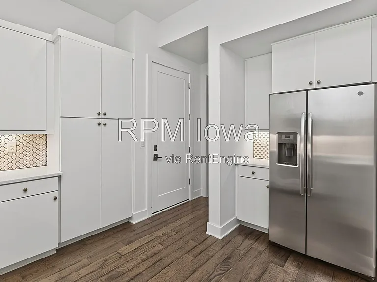 244 E Center St — Photo 12