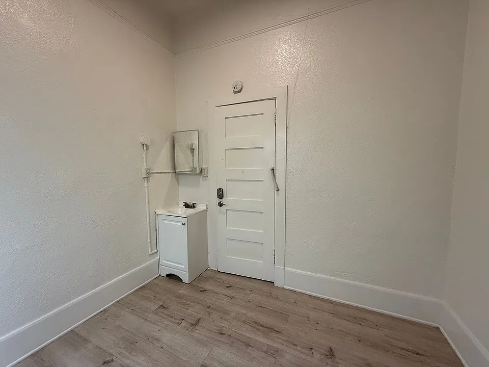 706 Kearny St #128