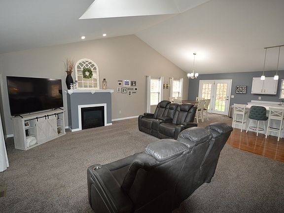 3rd image of 3161 Taylor Creek Dr