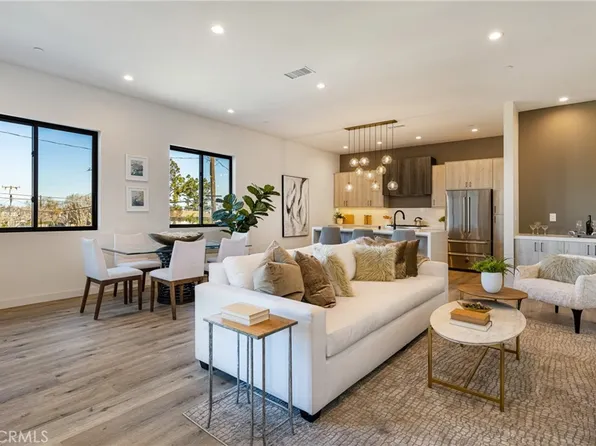 752 W 19th St, Costa Mesa, CA 92627
