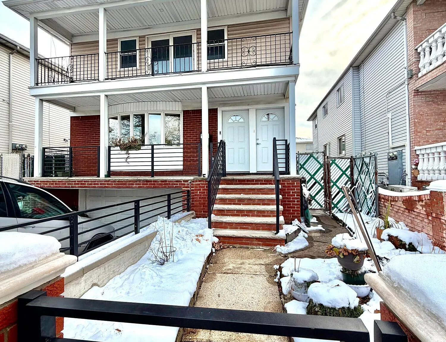 3 bed, 1.5 bath, 2400 sqft, $3,500 — Photo 1