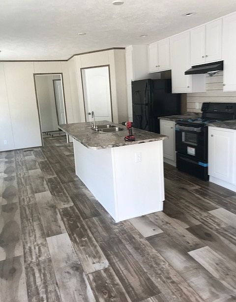 1st image of 2900 Calder Dr