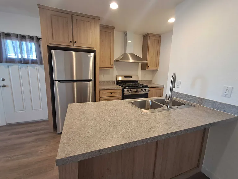 2701 E Allred Ave #81 — Photo 8
