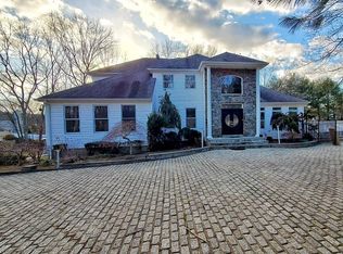 200 Rustic Rd, Ronkonkoma, NY 11779