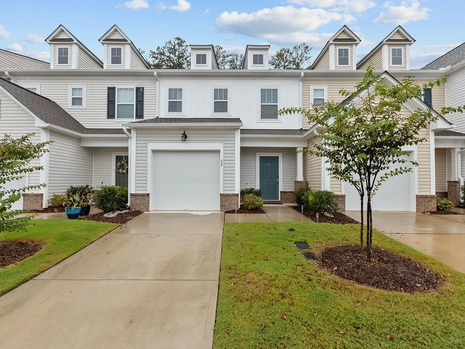 3 bed, 2.5 bath, 1792 sqft, $2,990 — Photo 2
