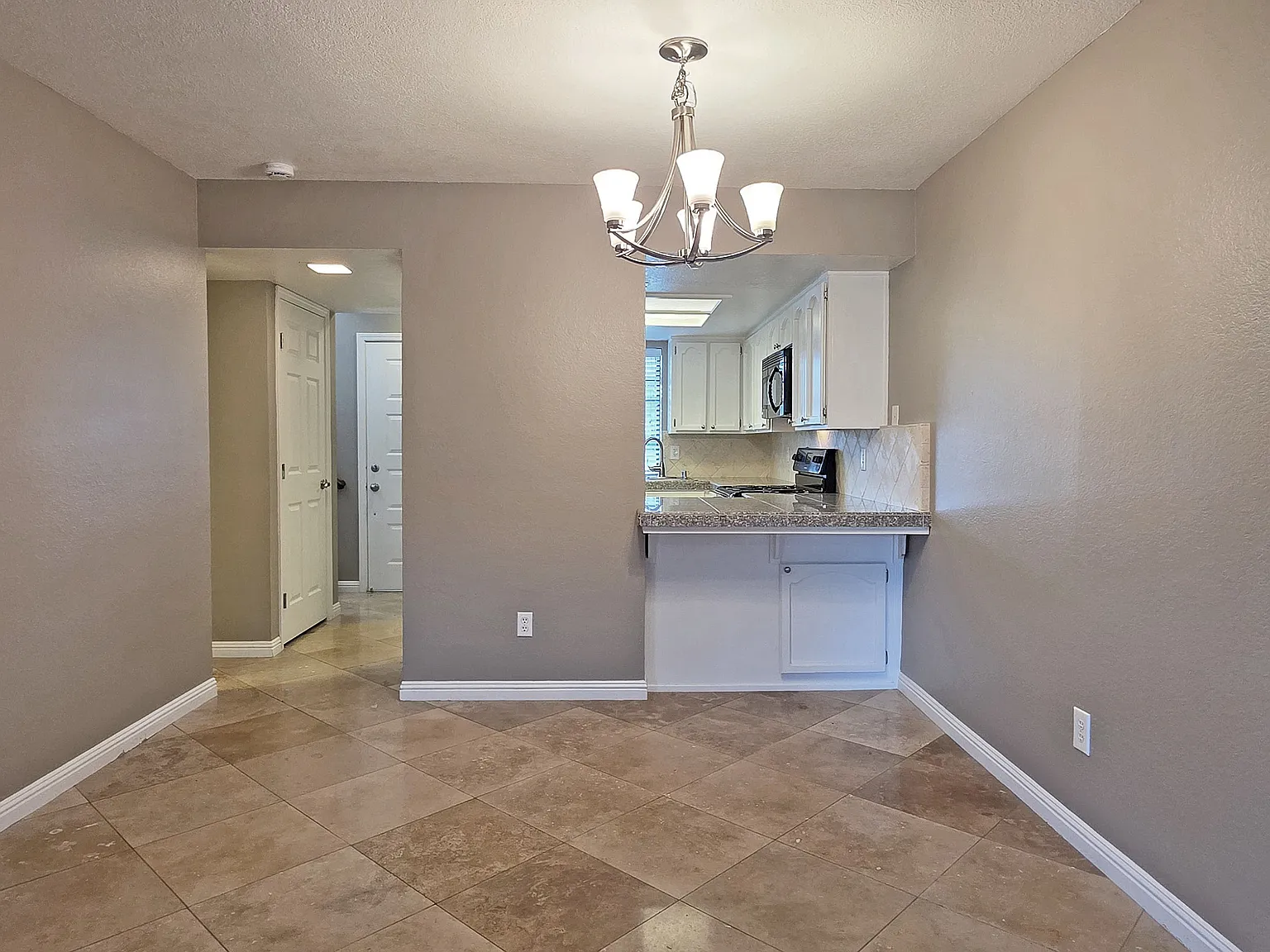 2 bed, 1.5 bath, 1243 sqft, $2,295 — Photo 3