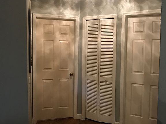 4th image of 2721 Buckhorn Oaks Dr