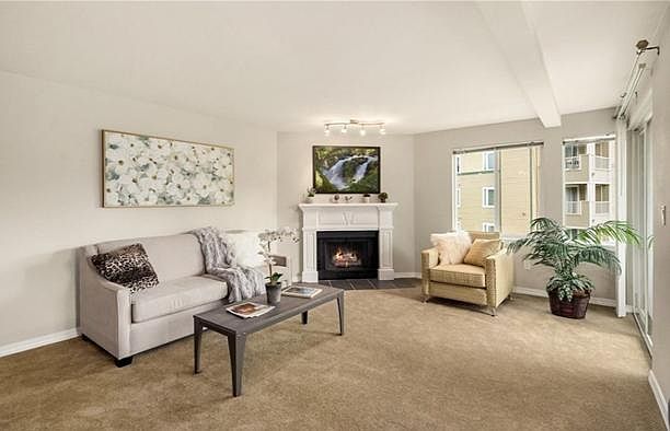 Living Room, East & South Exposure