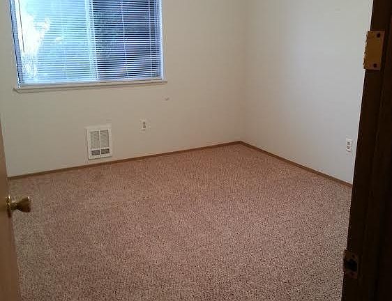 4th image of 9617 10th Ave E APT 2