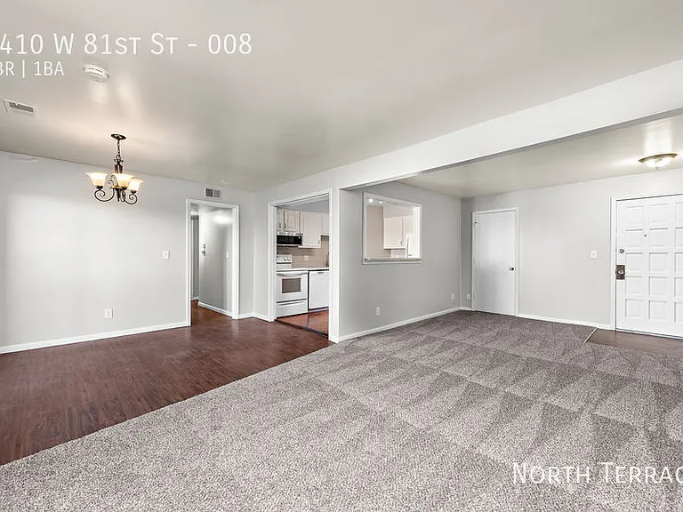 9410 W 81st St #8 — Photo 5
