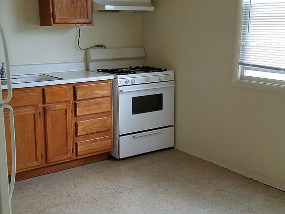 3rd image of 9632 Ivanhoe Ave APT 2
