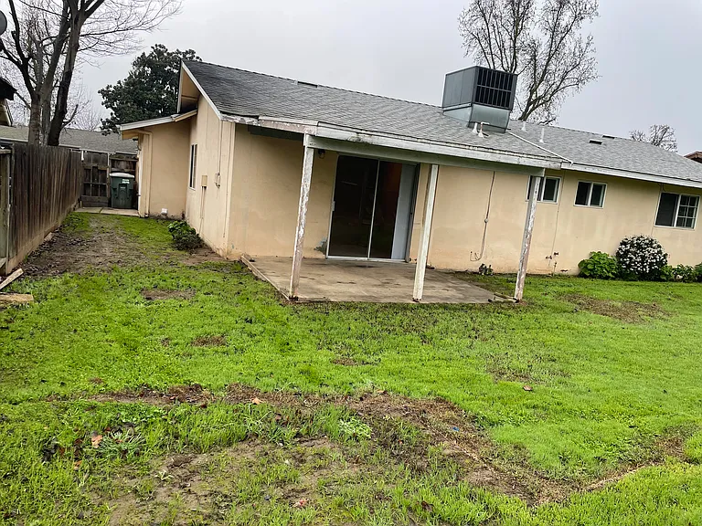 1333 Woodside Dr — Photo 8