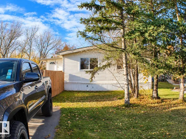 11 Willow Park Est, Leduc, AB T9E 5P8