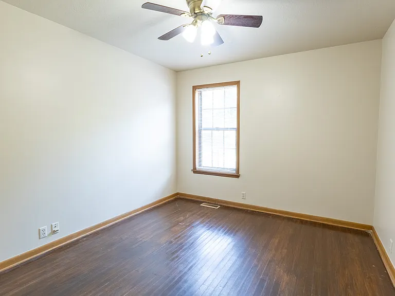 721 W Lakeshore Dr — Photo 16
