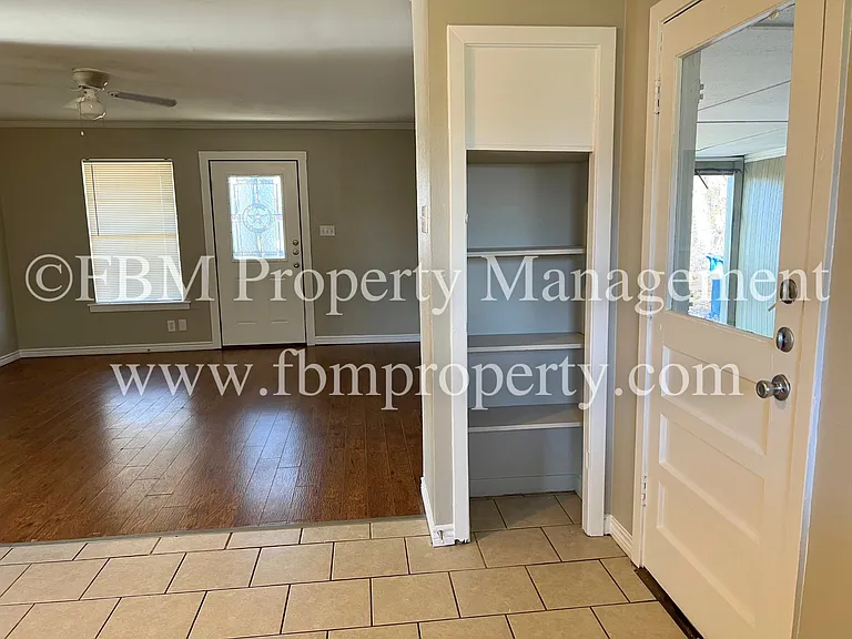 3015 Winfield Dr — Photo 7