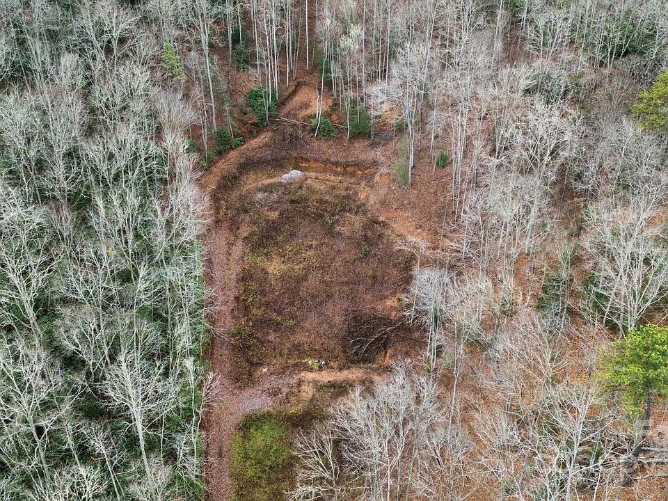 1st image of 1182 Tunnel Mountain Rd