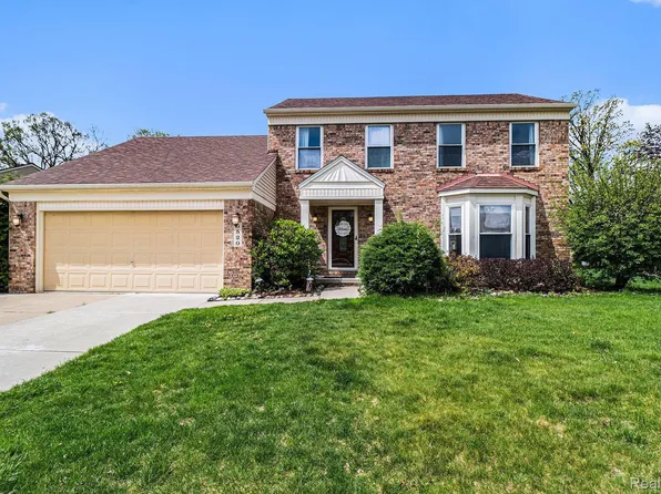 6520 Greenbriar Dr, Belleville, MI 48111
