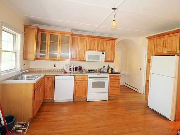 3rd image of 78 Centre Ave #2