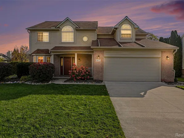 163 Easton Dr, South Lyon, MI 48178