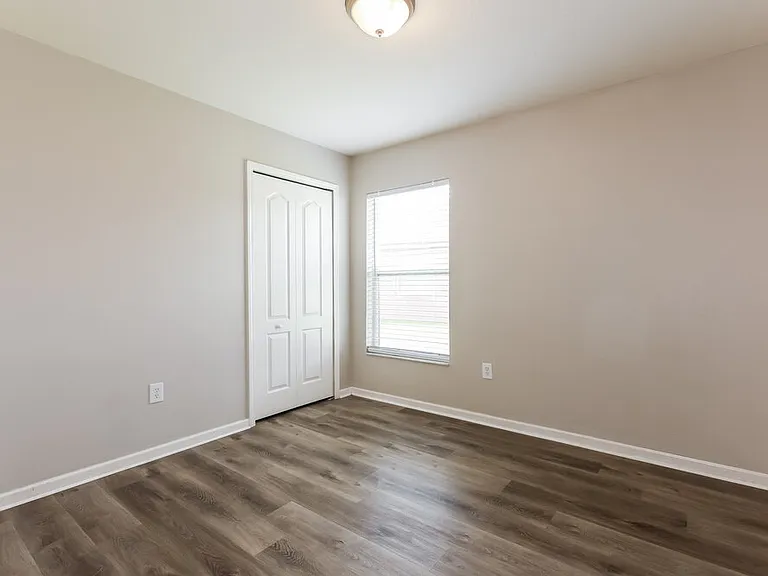 1106 Summer Breeze Dr — Photo 12