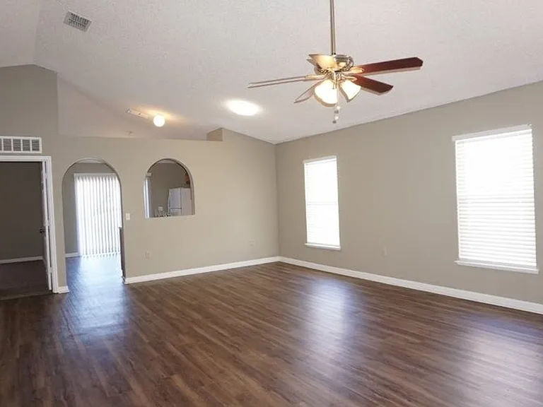 6648 Gentle Oaks Dr E — Photo 4
