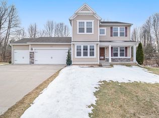 9047 Stratford Woods Trl, Kalamazoo, MI 49009