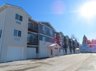 300 Cedar Cross Rd #10, Dubuque, IA 52003