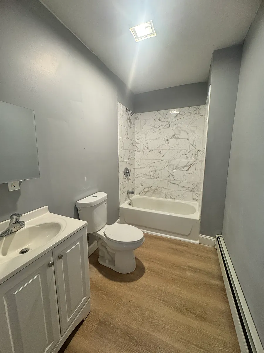 Building Photo - 77 N Walnut St #2