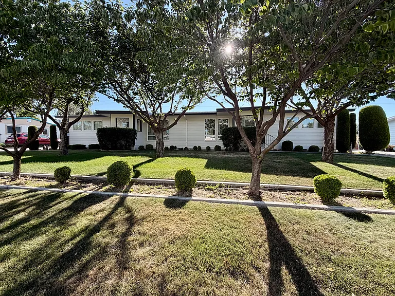 809 Birch Ave #B — Photo 3