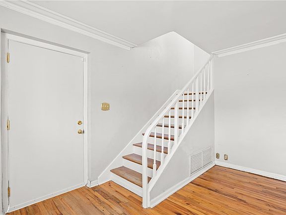 3rd image of 116 Del Mar Blvd
