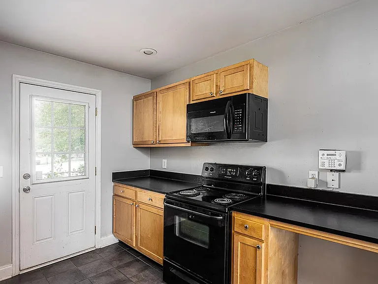 1412 Edgehill Ave #2 — Photo 9
