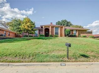 1918 Ola Ln, Grand Prairie, TX 75050