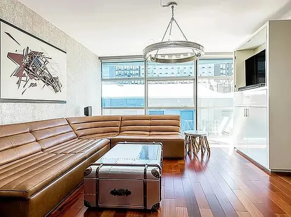 447 West 18th Street image 1 of 11