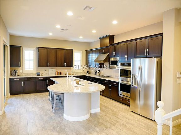 5th image of 267 Castellari Dr