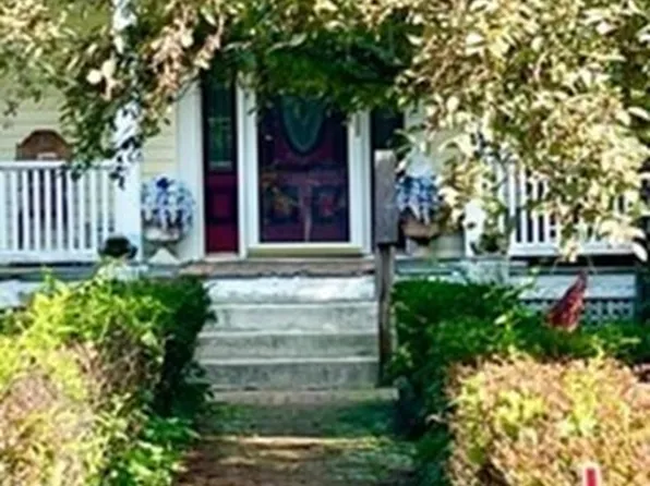 274 Central St, Auburn, MA 01501