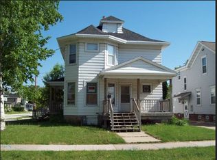 216 W Irving Ave, Oshkosh, WI 54901