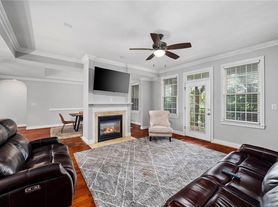 1735 Peachtree St NE