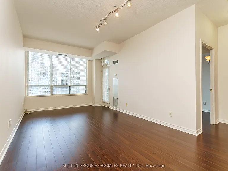 28 Byng Ave #1507 — Photo 9