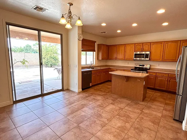 2692 E Vermont Ct — Photo 11